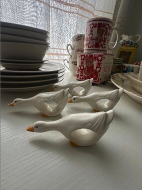 Set of 4 Ceramic Goose Napkin Rings - White with Orange Beaks